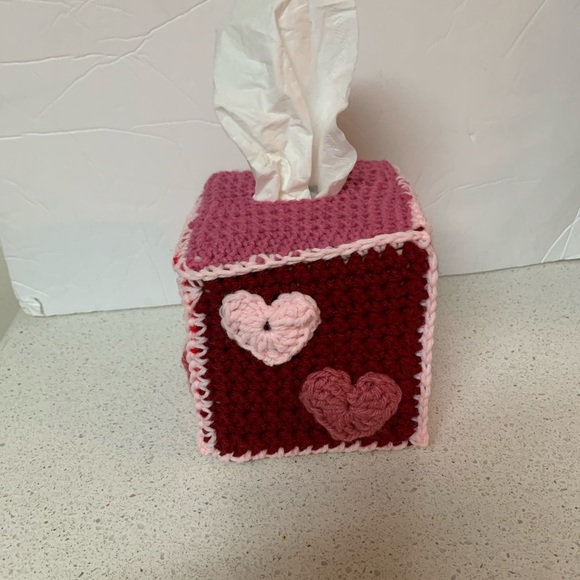 Valentines Pink Tissue Box Cover Cozy New Handmade Crochet - Picture 8 of 10